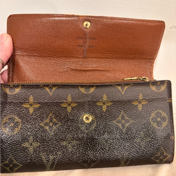 Louis Vuitton LV Sarah Brown Monogram Wallet - Picture 9 of 14
